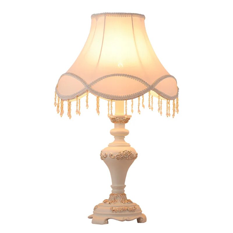 TUDA Beige Retro Resin Princess Table Lamp